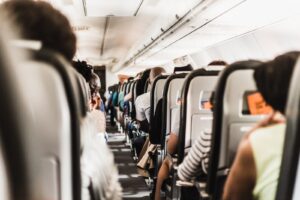Que Porter dans l’Avion pour un Voyage Confortable : Guide
