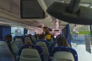 Comment organiser efficacement un transport de groupe en Europe ?
